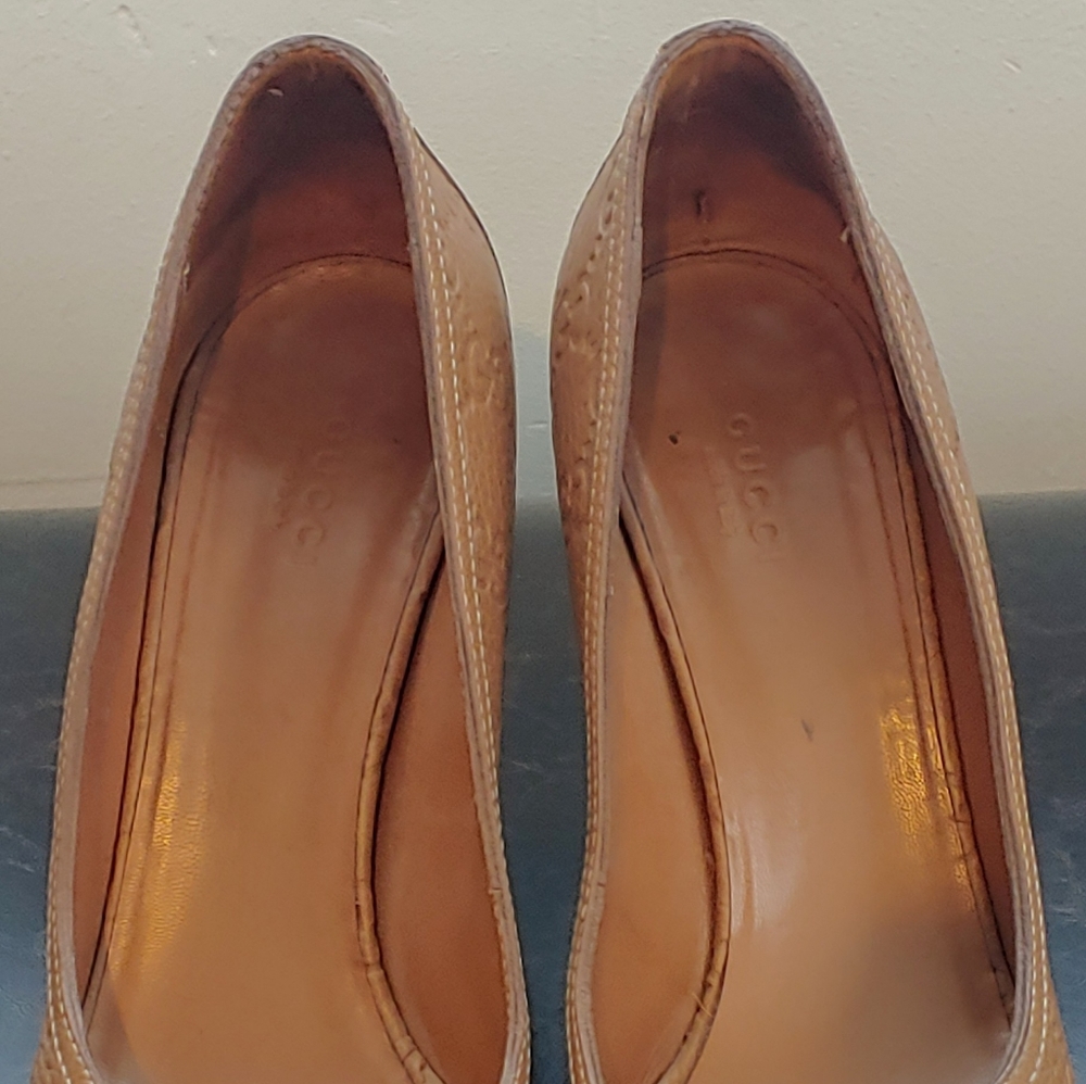 Authentic gucci peeptoe heels